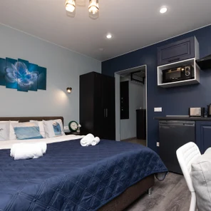 Студия Дарк Блю